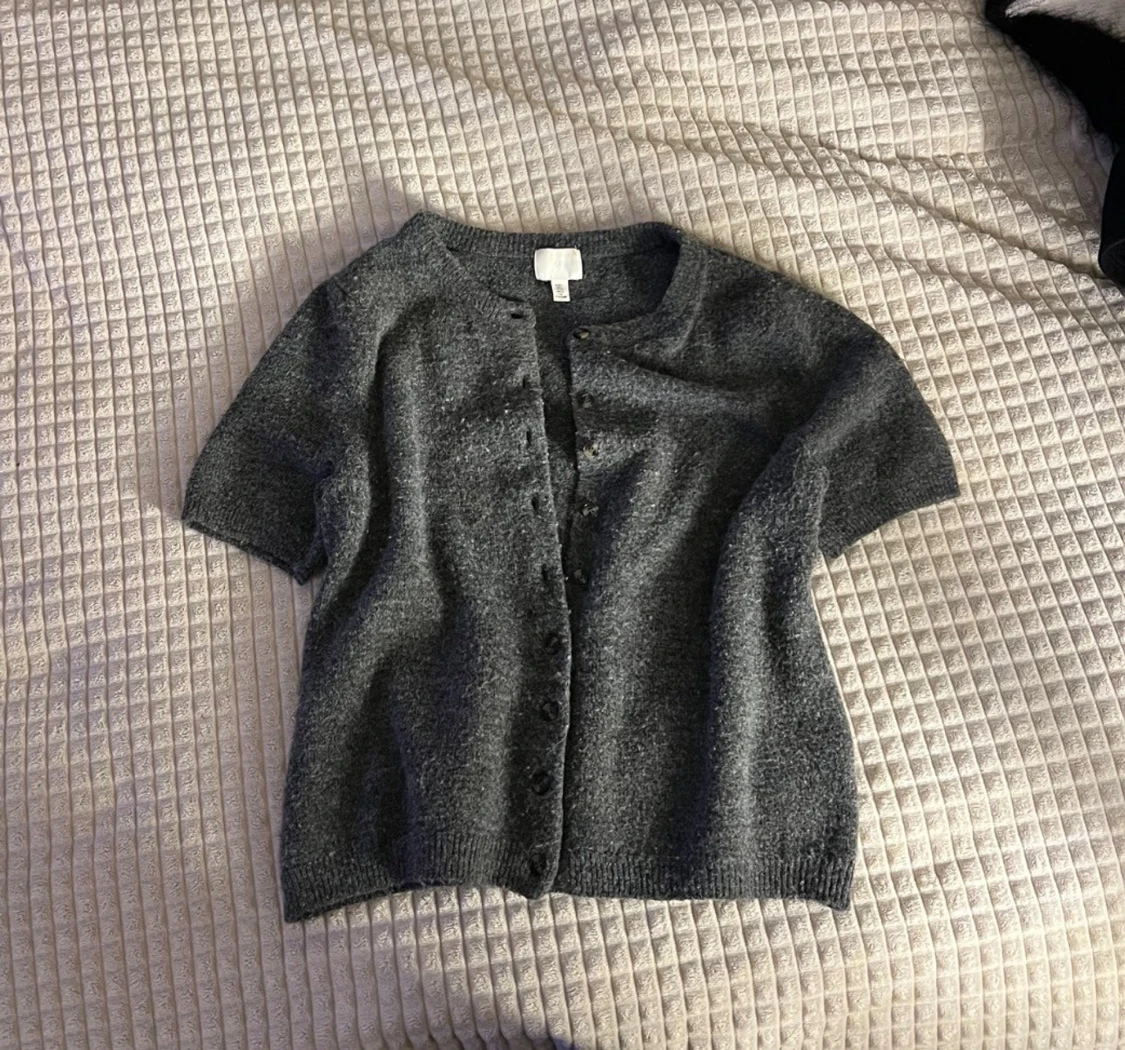 Grå stickad kofta från H&M - 1