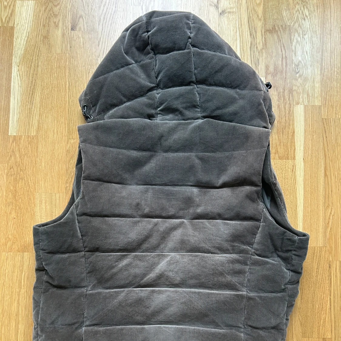 Grå quiltad dunväst från Stenströms - 1