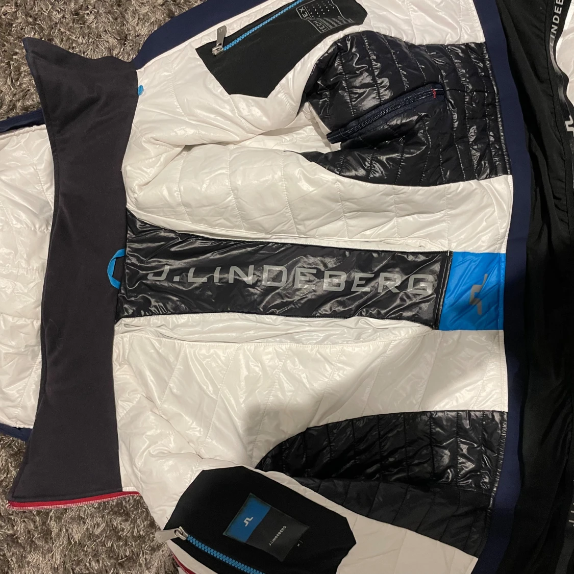 J.Lindeberg blå skidjacka med röda detaljer - 3