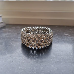 Armband - Armband. Aldrig använd.