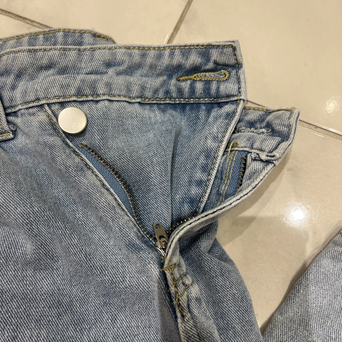 Ljusblå raka jeans med hög midja - 2