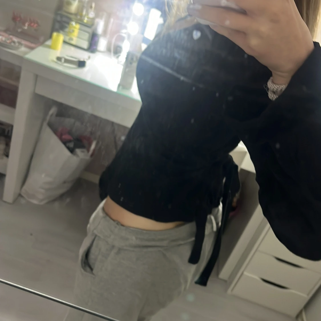 Svart omlottopp med knytband - 2