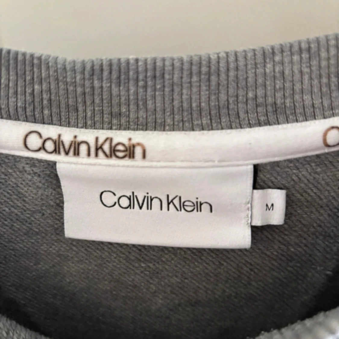 Calvin Klein sweatshirt - 1