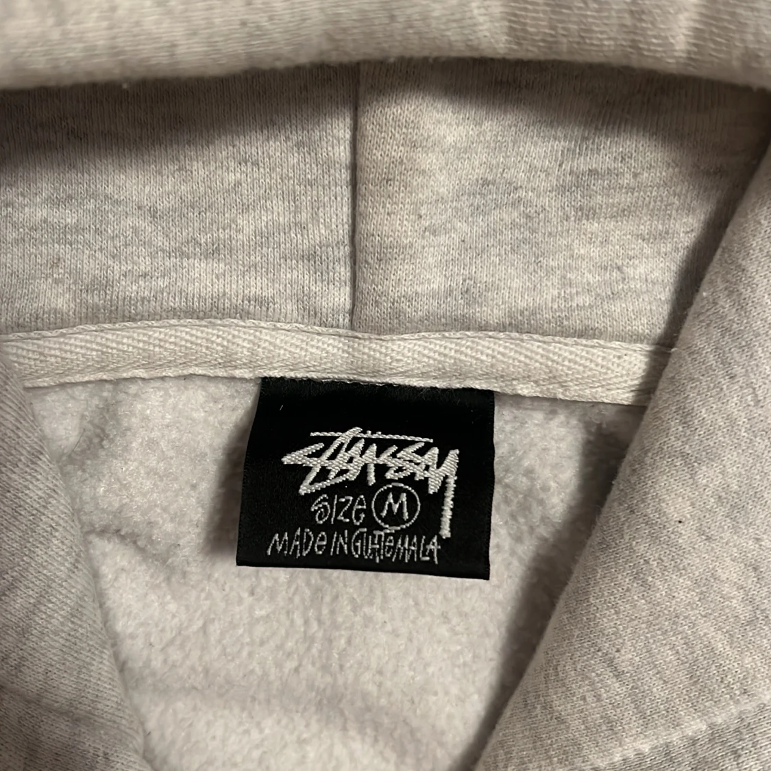 Grå Stüssy zip hoodie med logga - 2