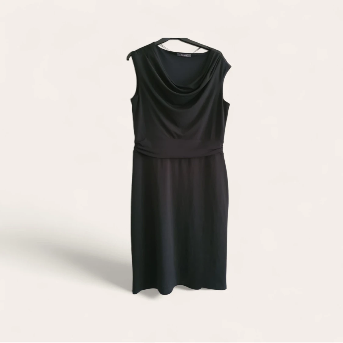 Svart ärmlös klänning från Esprit