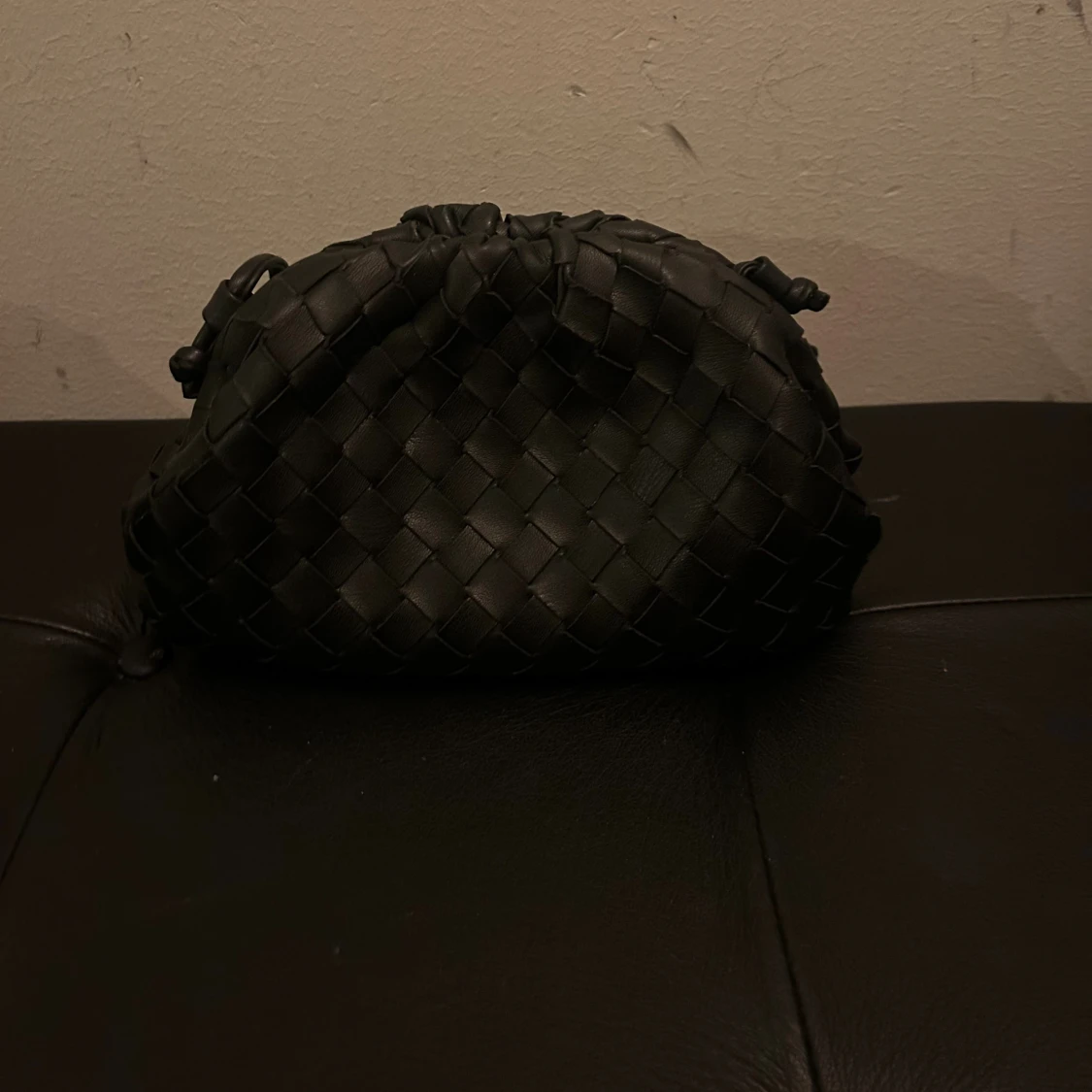 Svart axelväska från Pitaya i skinn - 1