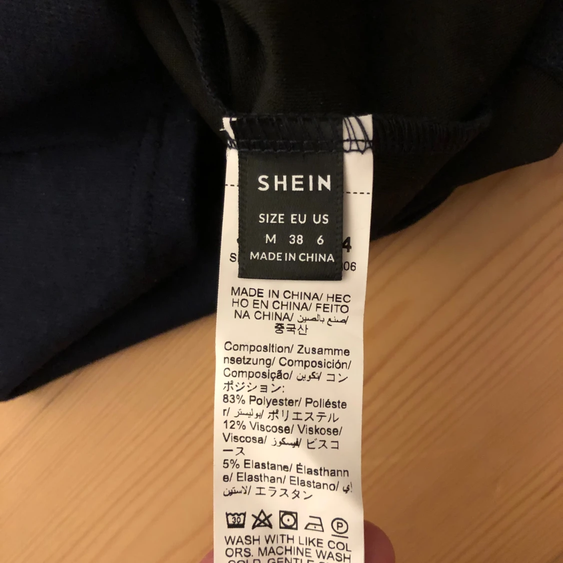 Svart långärmad topp från SHEIN - 1