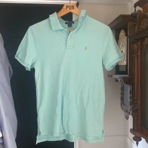 Ralph lauren piké - Ralph lauren piké. Bra skick. Storlek small. Priset går att diskutera 