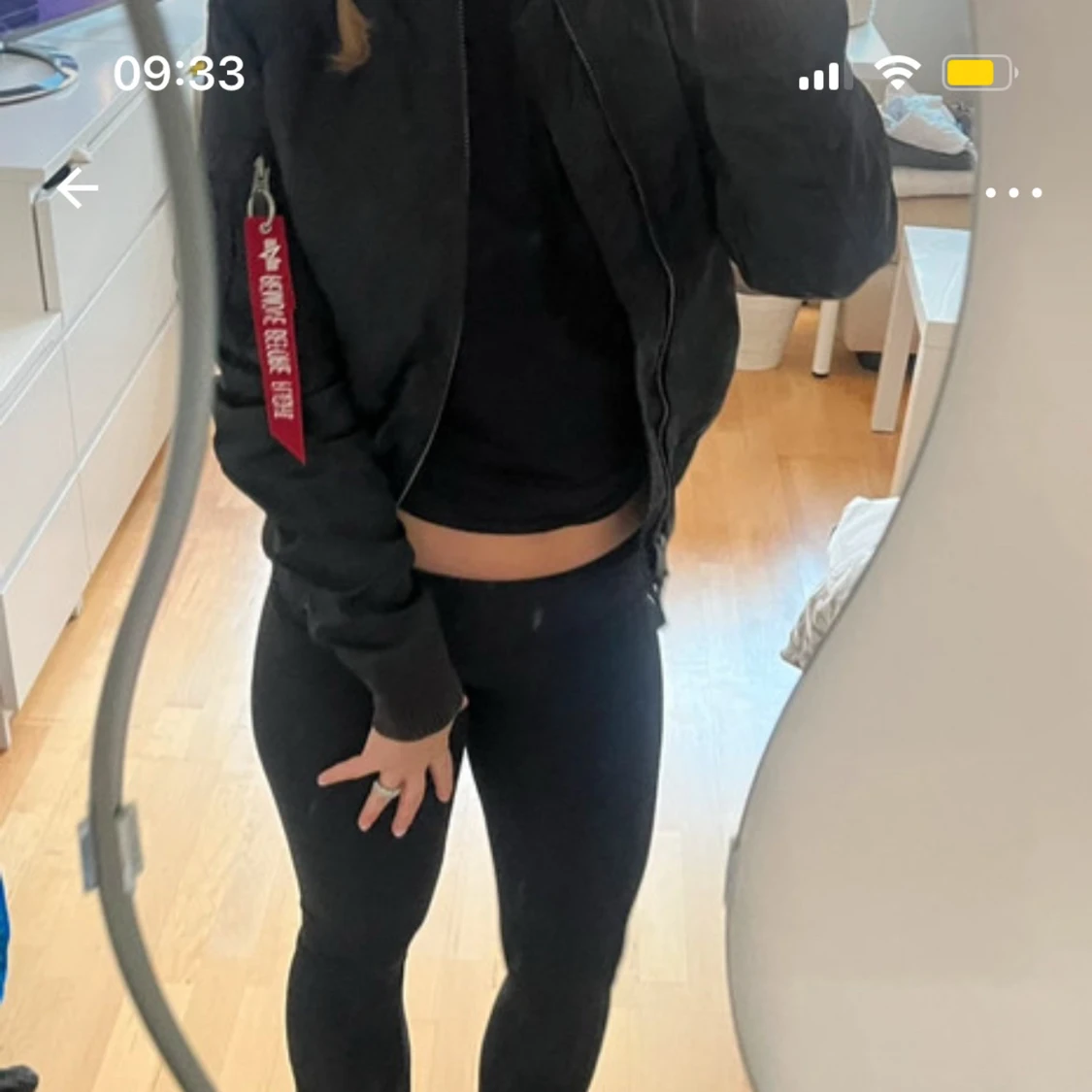 Svart bomberjacka från Alpha Industries - 1