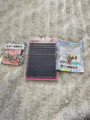 Fransar,ring och örhängen  - Helt ny örhänge köpte den fel färg helt nya fransar och helt ny ring allt dehör är från shien 