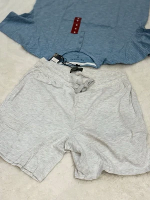 Shorts and T-shirt - Helt nya