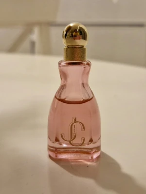 Jimmy Choo - I Want Choo With Love EdP 4,5ml Mini - Obs! Miniparfym. Har ej en sprejfunktion utan det är en dabber. 