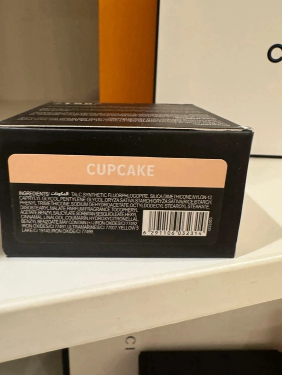 Huda Beauty Easy Bake Cupcake puder - 1