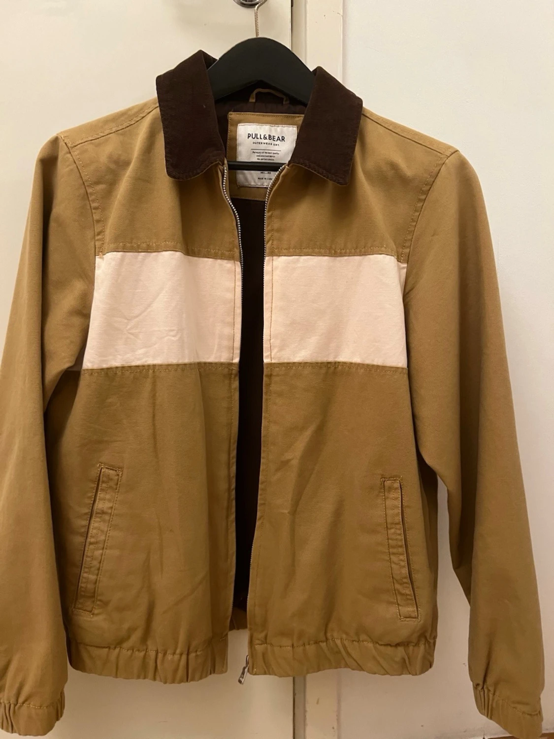 Beige vindjacka Pull&Bear S