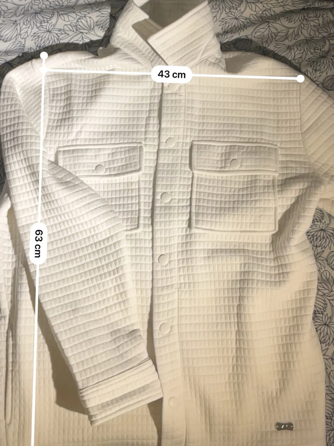 Vit quiltad overshirt med fickor