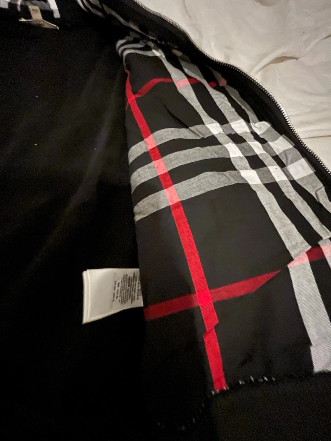 Burrrbery zipper helt ny  - 2