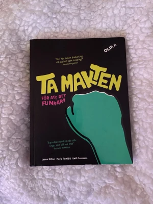 Ta makten – för att det funkar! - En peppande handbok för unga om självkänsla, tankar och känslor. Fylld med tips, övningar och intervjuer med kända personer. Perfekt för dig som vill må bättre och förstå dig själv på djupet.