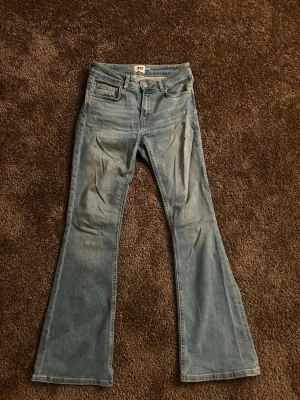 Lågmidjade jeans ifrån lager 157 - Ljusblå Lågmidjade jeans ifrån lager 157 i strl xs! 