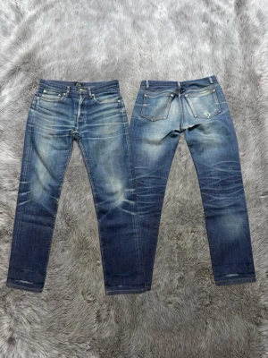 APC Jeans - Feta APC jeans | Archive med schyssta slitningar | Storlek W29 | Ett hål i skrevet men som är enkelt att fixa | Bara att höra av sig vid funderingar ✅👍|