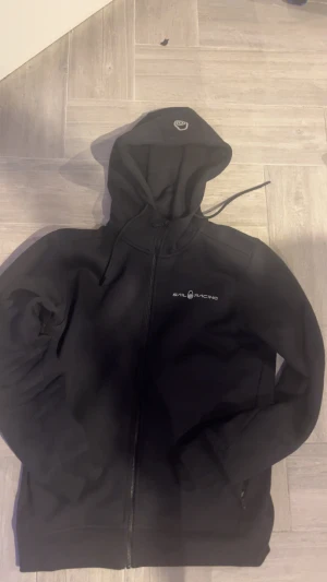 Sail racing hoodie - Säljer en helt ny sail racing hoodie 