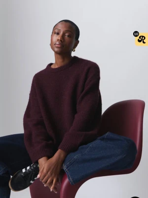 Vinröd stickad tröja  - Lite nopprig men annars i bra skick 💕skriv för fler/egna bilder💕😊