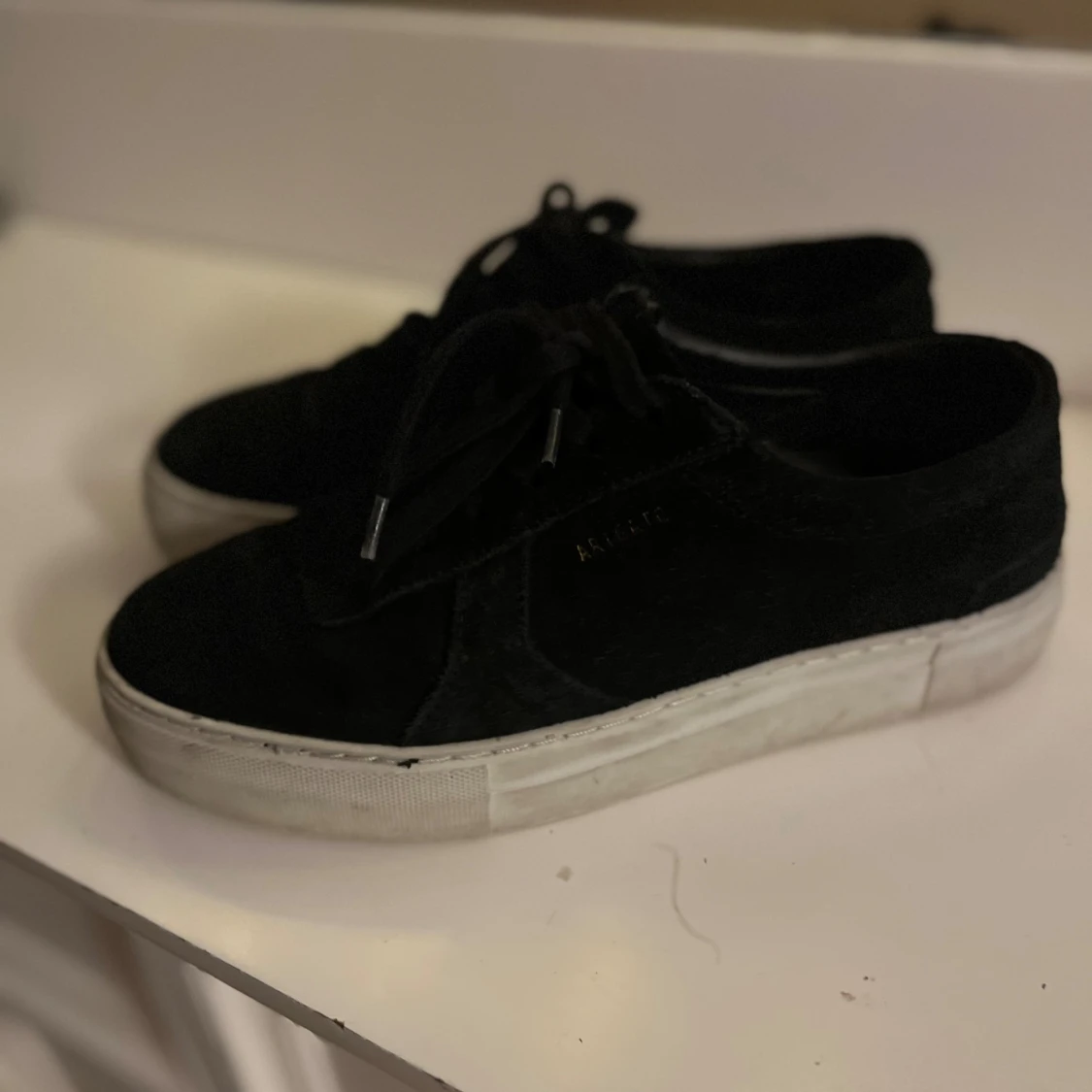 Svarta sneakers från Axel Arigato