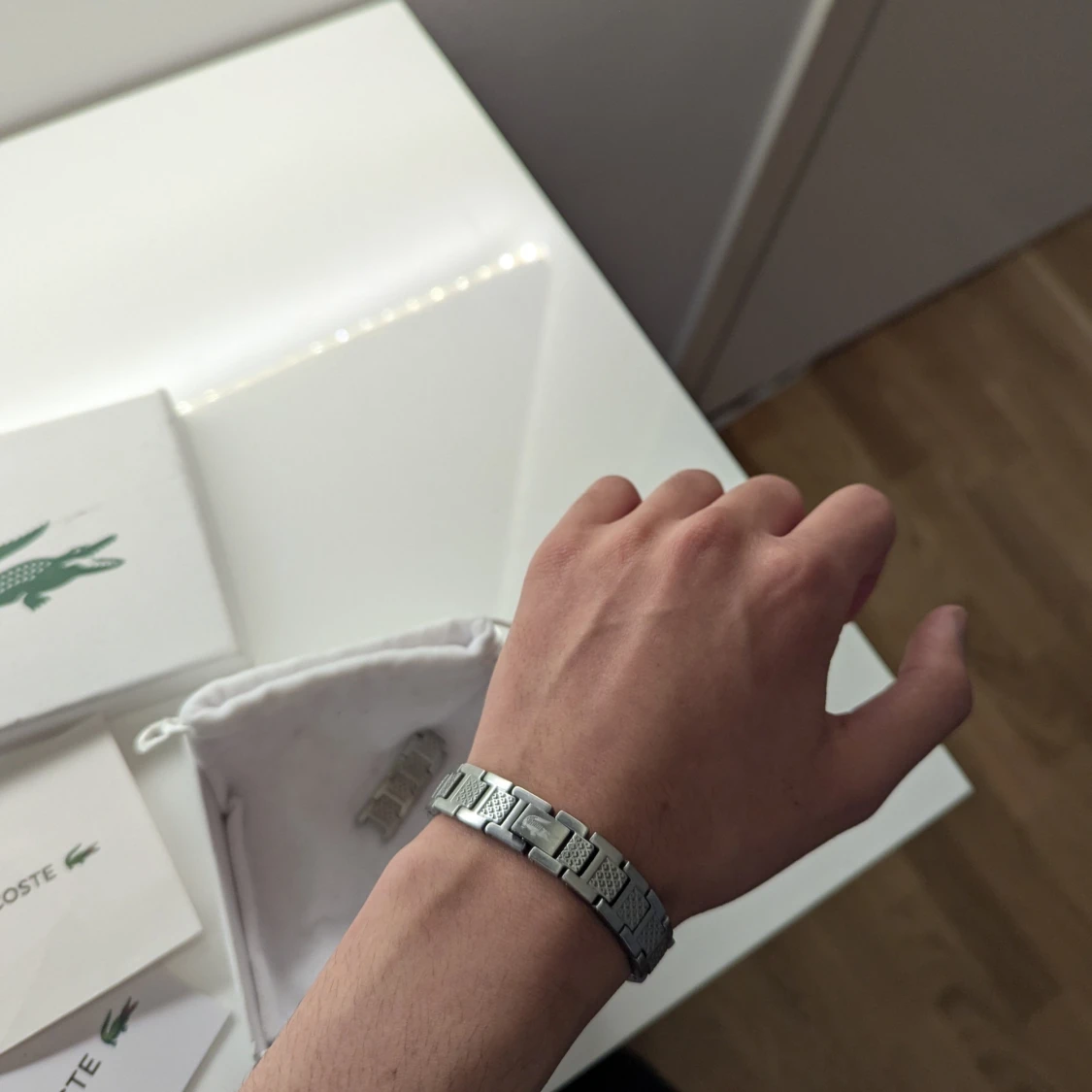 Silverfärgat armband från Lacoste - 1