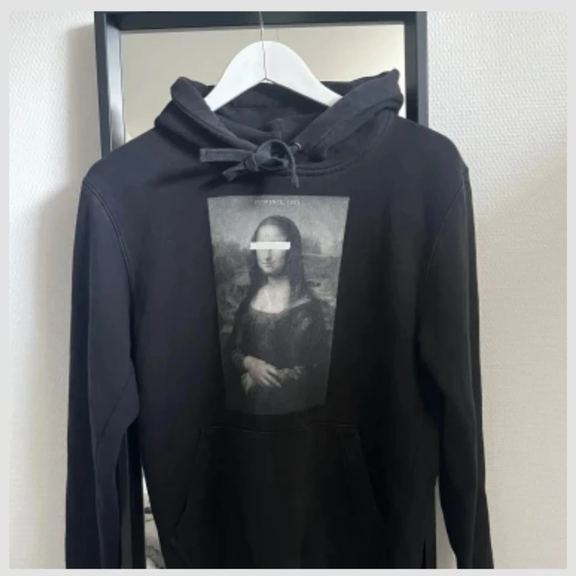 Svart hoodie Mona Lisa The Cool Elephant