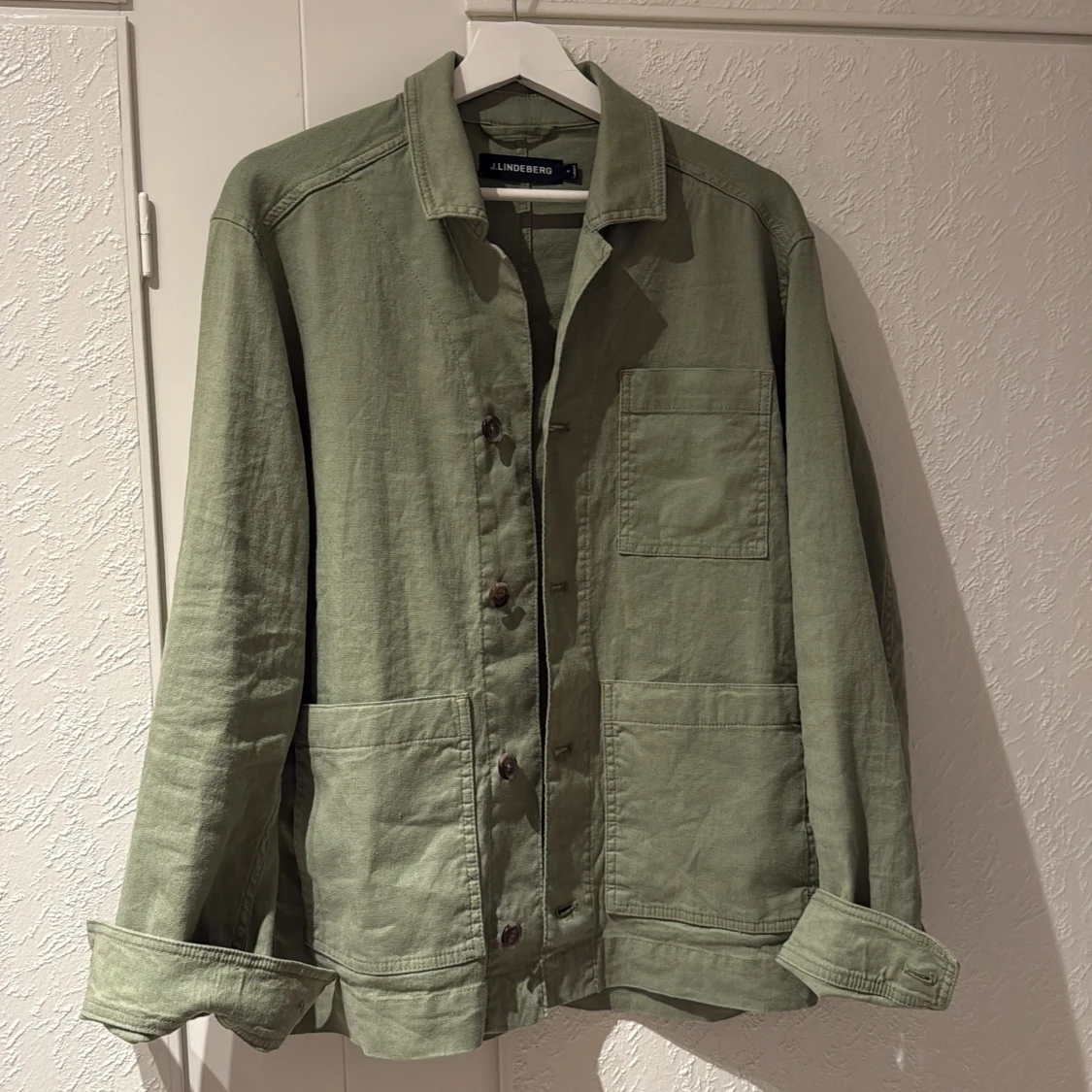 Grön overshirt från J.Lindeberg