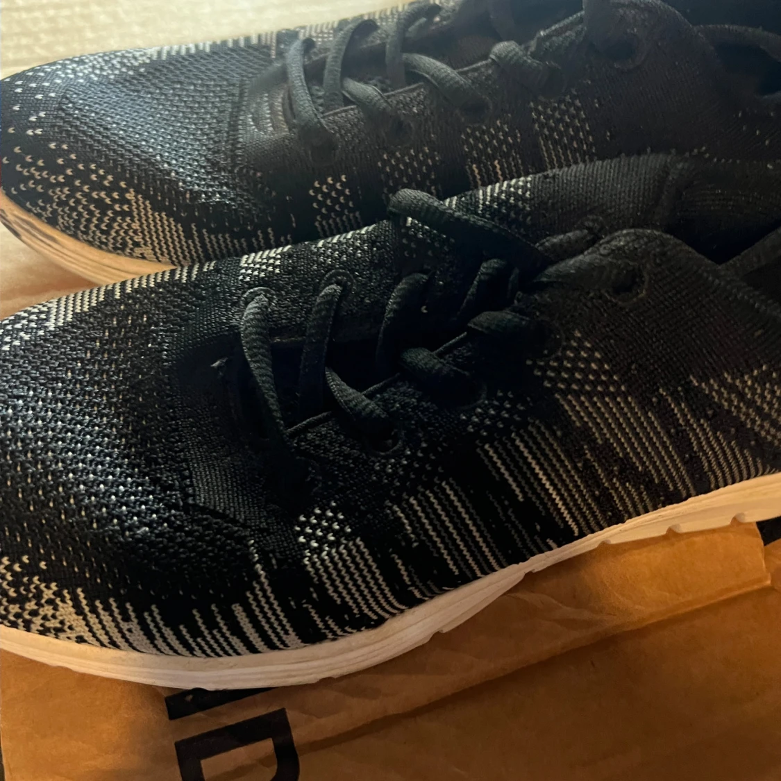 Svarta stickade sneakers strl 40 - 4