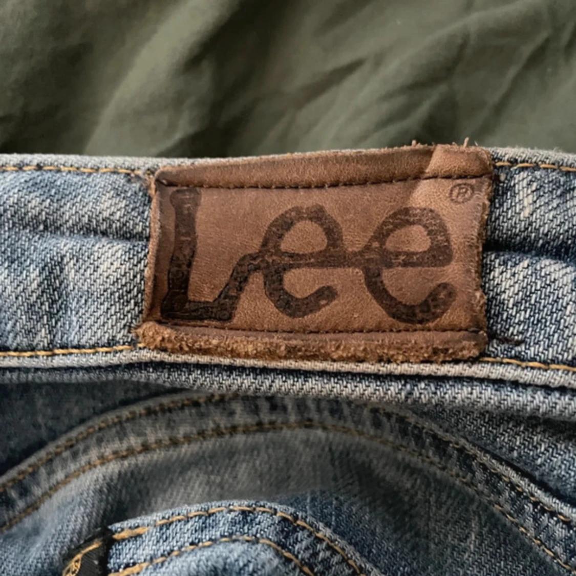 Blå bootcut jeans från Lee - 2