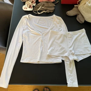 Exercere pyjamas - Pyjamas i storlek small från Exercere. Knappt använt 