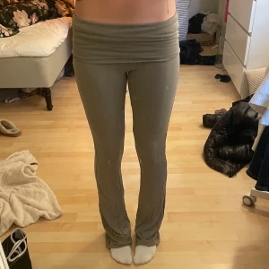 Yogapants - Säljer dessa yoga pants från lager då de inte kommer till användning. Använt en gång! 🩷