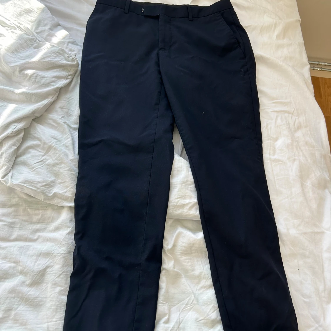 Svarta kostymbyxor med raka ben - 1