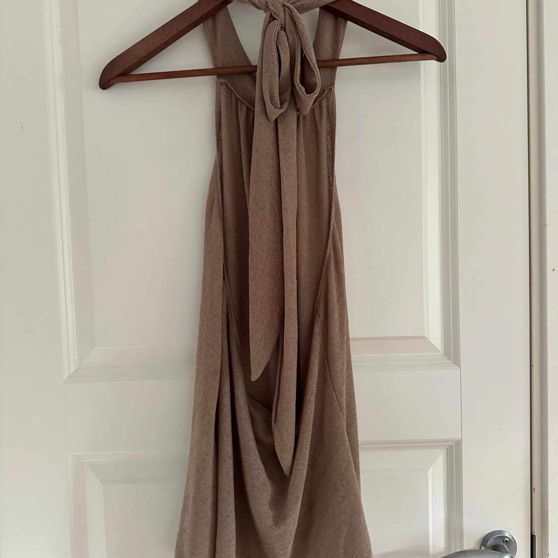 Beige halterneck topp - 1