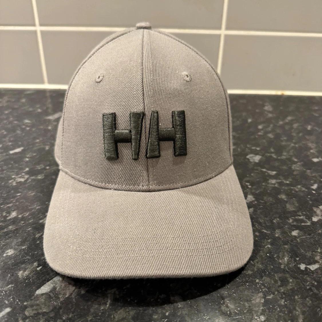 Grå keps från Helly Hansen