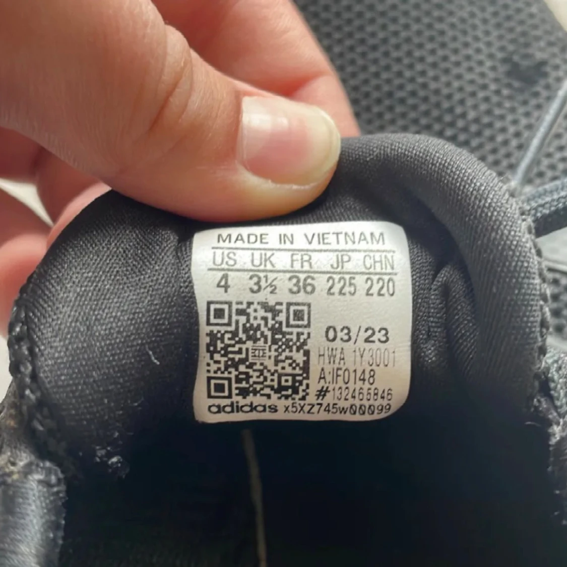 Svarta Adidas sneakers med mesh - 4