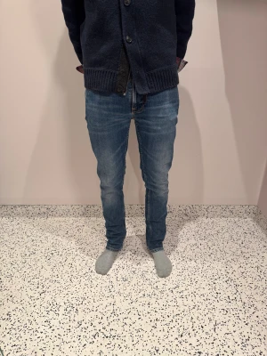 Nudie jeans  - Nudie jeans - Modell: Lean Dean - Storlek: W29/L30 - skick: 9/10 - Nypris runt 2000kr