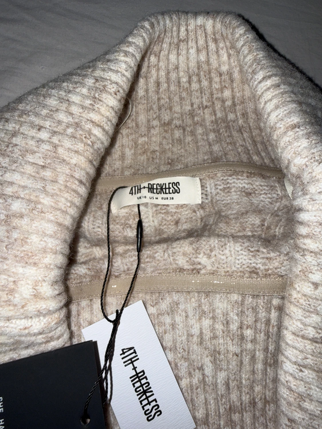 Offshoulder stickad tröja  - 3