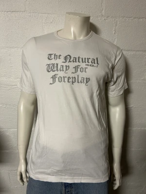 T-shirt från RG 512 storlek M - Helt ny T-shirt från RG 512. Storlek M. Lite kraftigare bomullskvalite. 