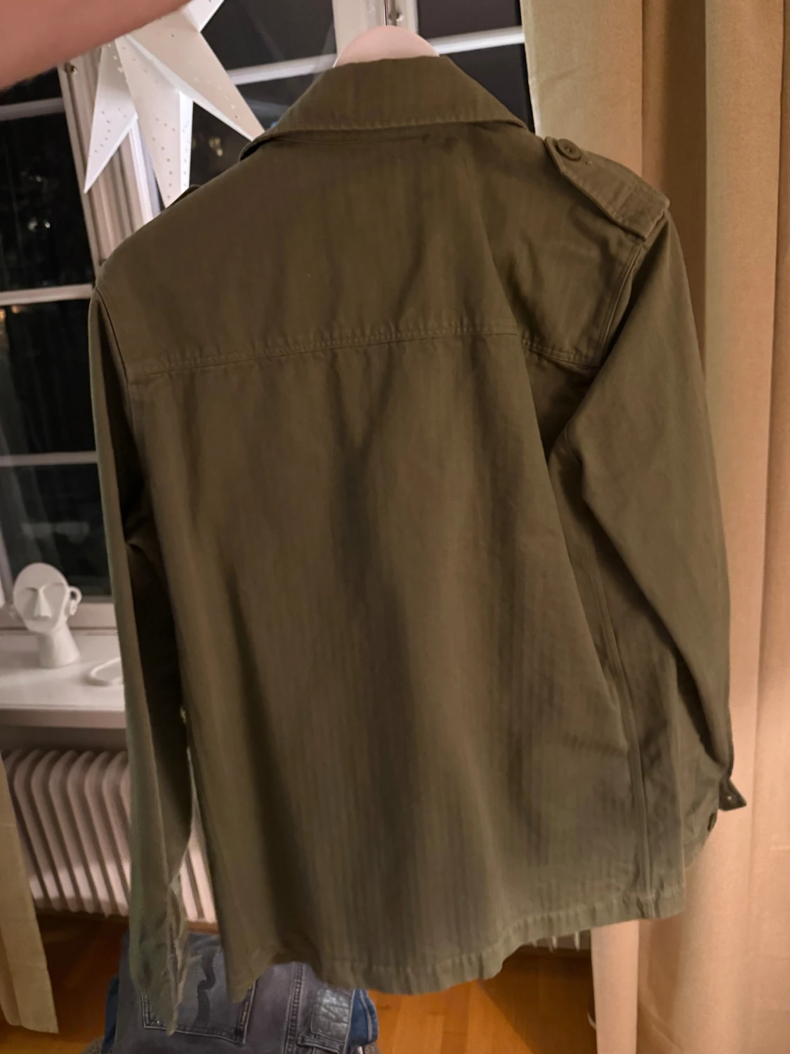 Olivgrön overshirt från Whyred - 1