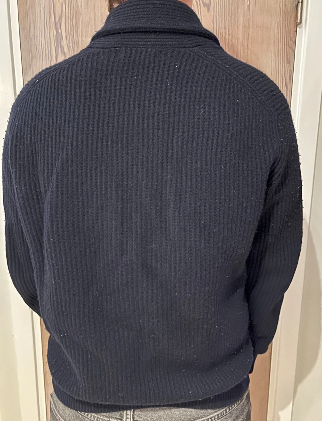 Svart ribbad kofta från Massimo Dutti - 1