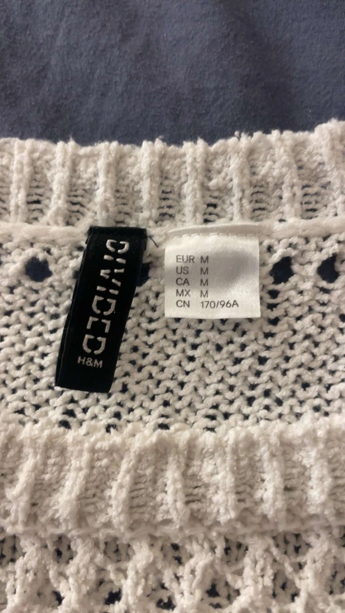 Vit stickad tröja med volang från H&M - 2