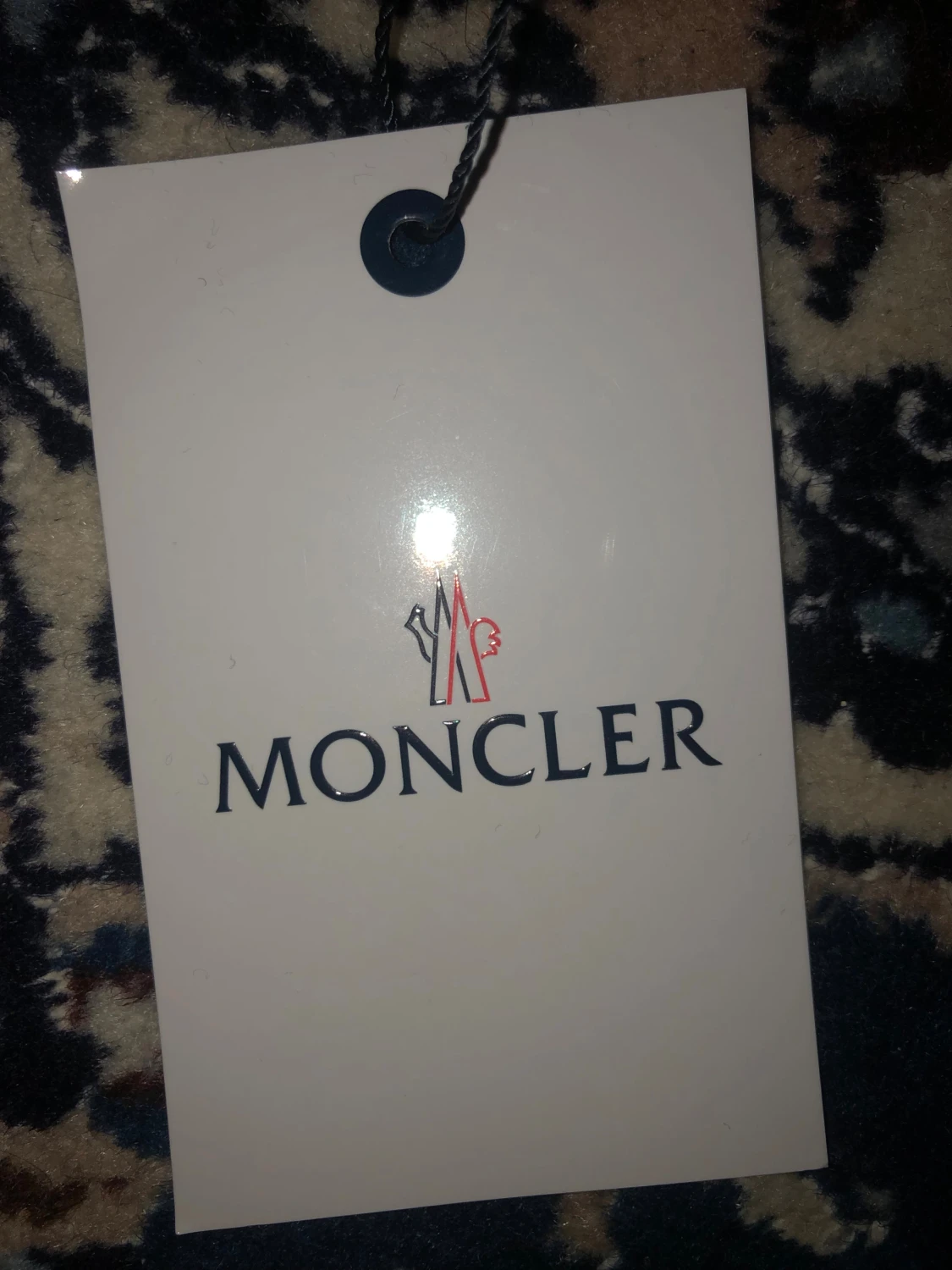 Svart Moncler mössa med ränder - 1