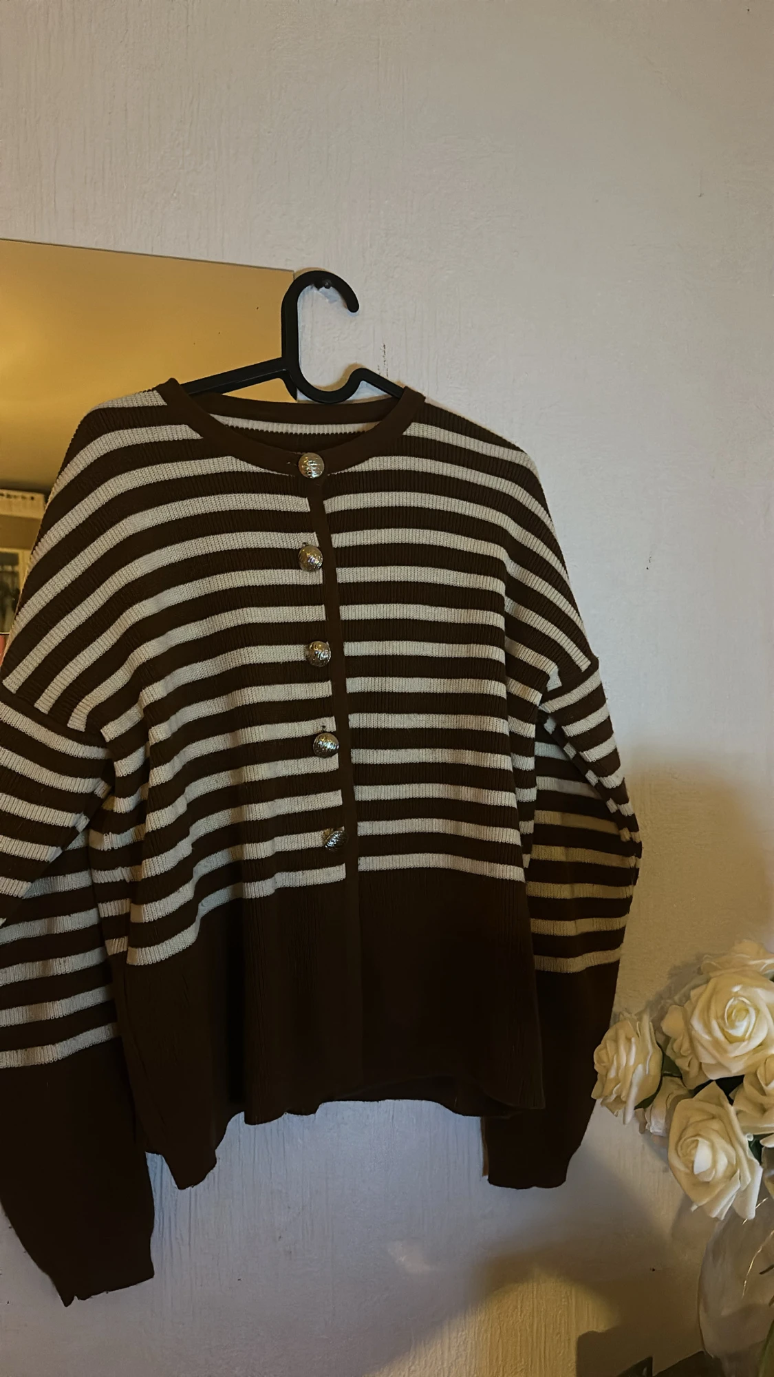 Randig brun kofta med knappar - 1