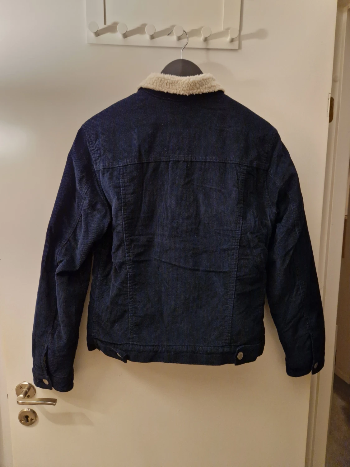 Oanvänd Manchester Jacka Storlek S - 1