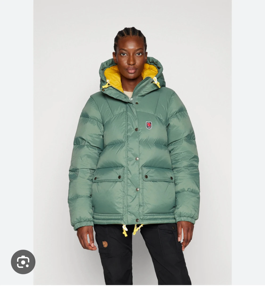 Söker denna gröna fjällräven jacka i M! Kontakta mig gärna