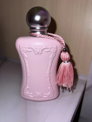 Parfym  - Helt ny oanvänd. 75 ML🌸