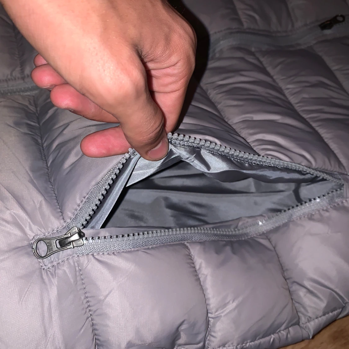 Ljusgrå dunjacka från Polo Ralph Lauren - 2