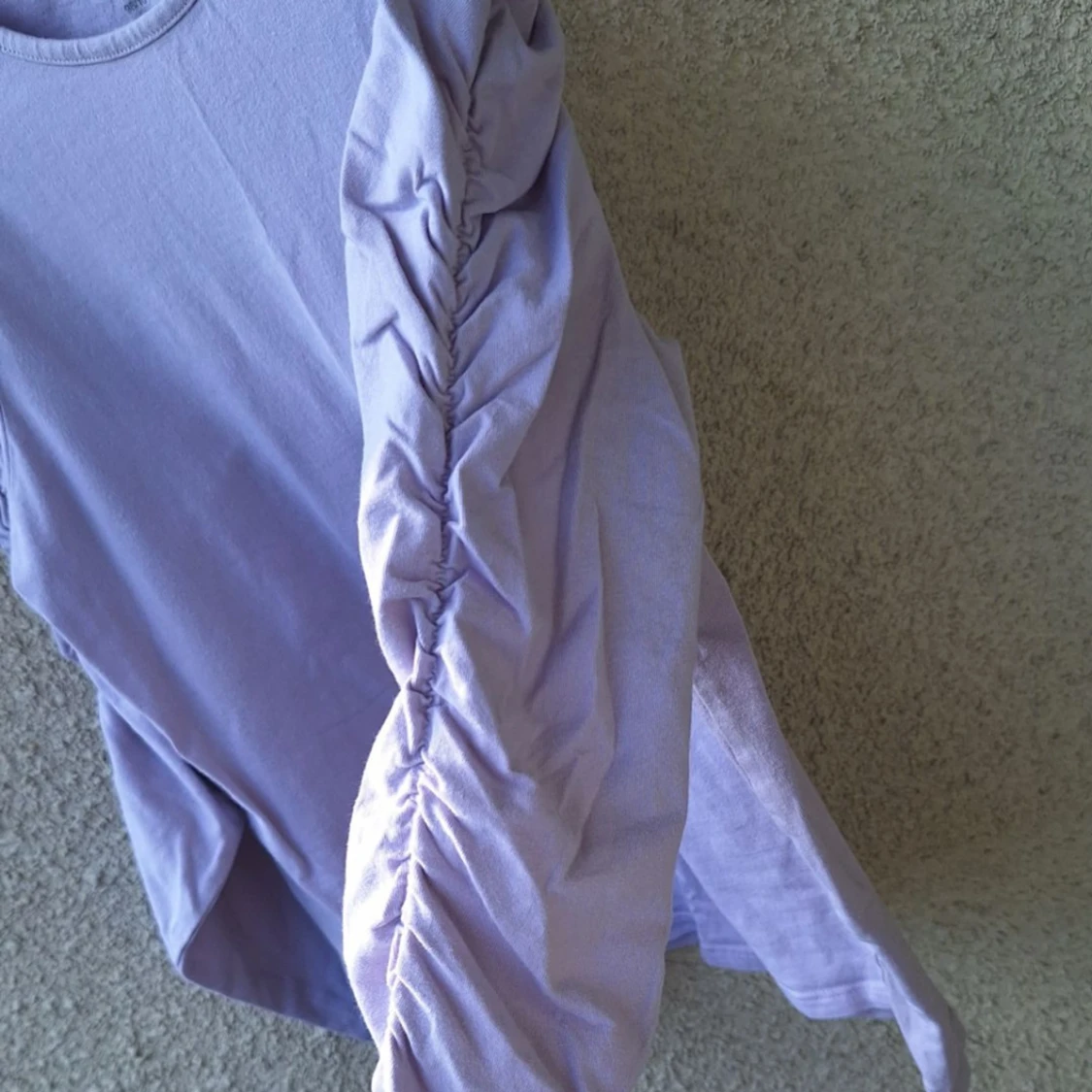 Ljuslila och ljusrosa långärmade toppar - 1